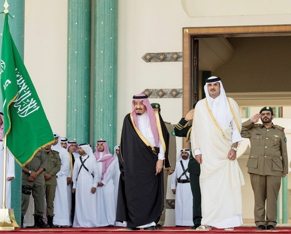 قطر تخرج لاستقبال الملك سلمان