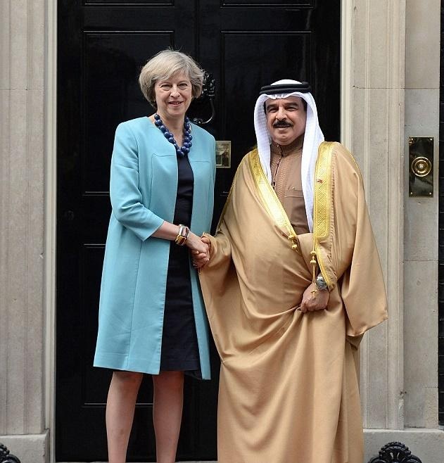 ملك البحرين يبحث مع رئيسة وزراء بريطانيا عددا من القضايا