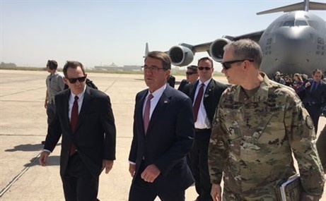 وزير الدفاع الأمريكي في العراق لإجراء محادثات بشأن الموصل