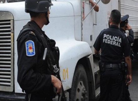 القبض على 10 رجال بعد العثور على 5 جثث في شاحنة بالمكسيك