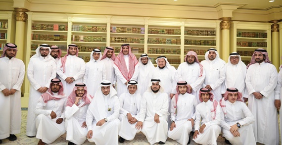 أمير المدينة المنورة يؤكد أهمية دور الشباب في بناء المستقبل والحضارات