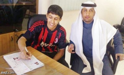 الرائد يسجل موهبة كروية جديدة