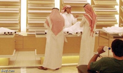 انحسار الإقبال على محال الخياطة.. والجاهز بديل