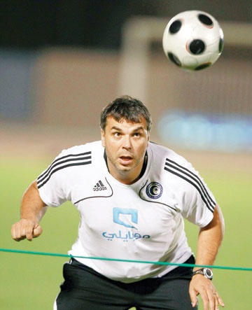 الأجانب أضاعوا الهلال .. وكوزمين أنقذ الخراشي والكلثم بإعارتهما