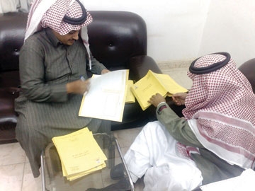 سجلات التقويم المستمر .. رصد يدوي في عصر الكمبيوتر