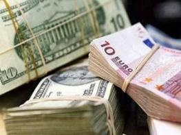 الدولار ينخفض أمام اليورو بسبب التوترات في الشرق الاوسط