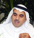 "سوق النساء" في الهفوف.. أنهكها التنقل!