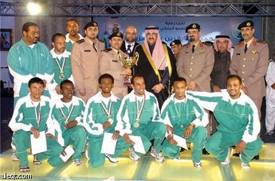 محمد بن نايف يكرِّم منتخبي قوى الأمن الداخلي لاختراق الضاحية والجودو