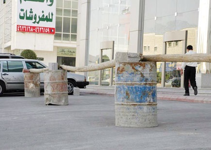 واجهات غير مشرقة