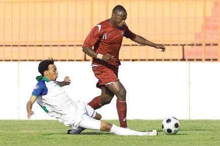 "موبايلي" تشكو "ترو" لتجاهل إعلانها على ملاعب "الأولى"