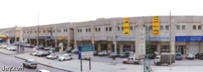 سوق الرياض للتمور.. علامات تجارية مميزة وحركة دؤوبة