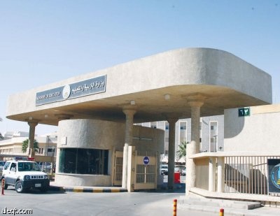 ملفات تربوية على طاولة وزير التربية الجديد.. مشروع "التطوير" والمدارس المستأجرة والعلاقة مع المعلمين