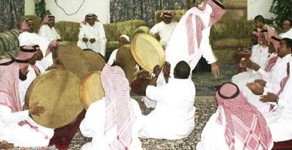 الفنون الشعبية تغزو أفراح العاصمة و"الواسطة" تلعب دورا مهما!
