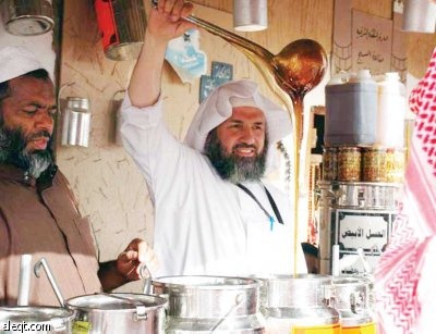 50 مشاركا يبيعون 250 ألف كيلو من العسل
