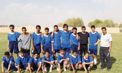 نادي الوصيل.. الأهالي يطالبون بإغلاقه والمديونيات تخنقه