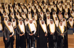 الملك في خطابه أمام مجلس الشورى: نأينا ببلادنا عن عواصف الأزمة العالمية