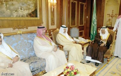 الأمير نايف يستقبل الأمراء والمسؤولين ورجال الأعمال ووفود المناطق