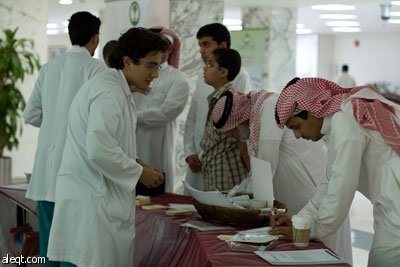 الأمير عبد العزيز بن سلمان يتفقد مقر تنظيم "مؤتمر الكلى" قبل انطلاقته الأحد