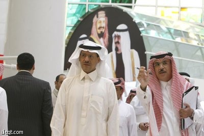 الأمير عبد العزيز بن سلمان يتفقد مقر تنظيم "مؤتمر الكلى" قبل انطلاقته الأحد