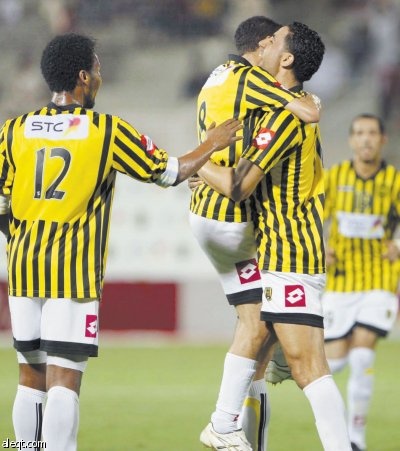 الشباب يذل الهلال بـ 3 .. والاتحاد يكسر الحزم بـ 2