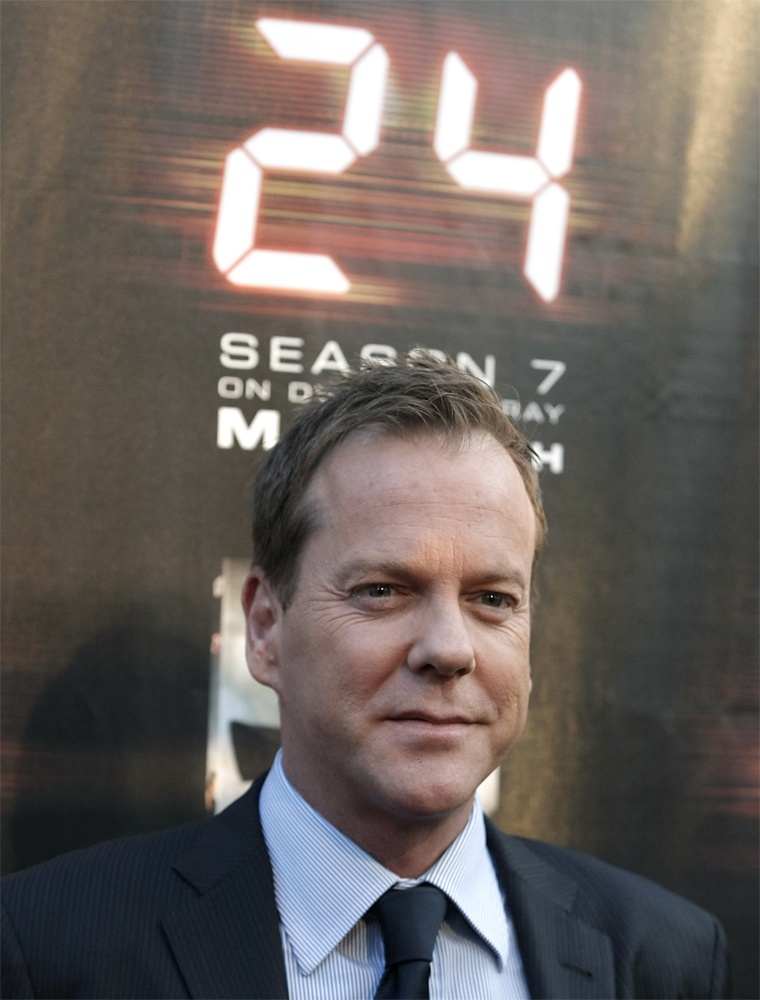 وصول الممثل كيفر ساذرلاند بطل المسلسل "24" في الموسم السابع له  لحضور حلقة نقاش عن المسلسل في لوس انجليس.