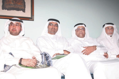 رجال المال والأعمال في جدة يطلعون على معايير جائزة سعفة القدوة الحسنة
