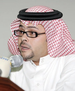 القصيبي يطالب الرسامين بتطوير شخصية "كاريكاتيرية" للمواطن البسيط