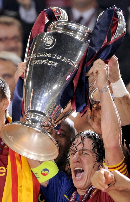 صور تتويج برشلونه بدوري أبطال أوروبا.