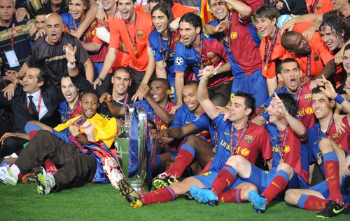 صور تتويج برشلونه بدوري أبطال أوروبا.