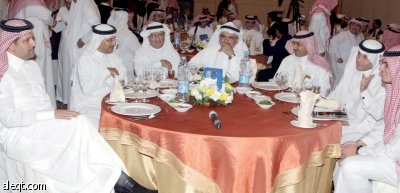 نحن نمضي على قوارب الإنقاذ.. ولكننا بعيدون عن شاطئ الأمان