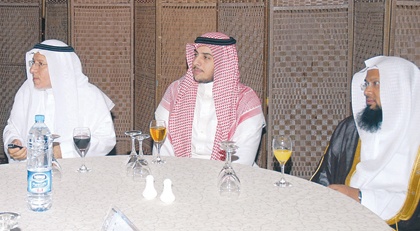 "المختبرات وبنوك الدم" تكرم وكيلها السابق عضو مجلس الشورى عبد الله الدريس