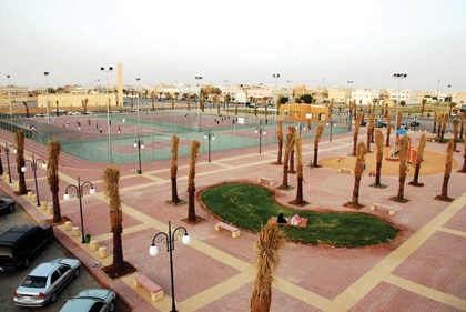 أمين الرياض يفتتح 4 ساحات بلدية في أحياء الرياض