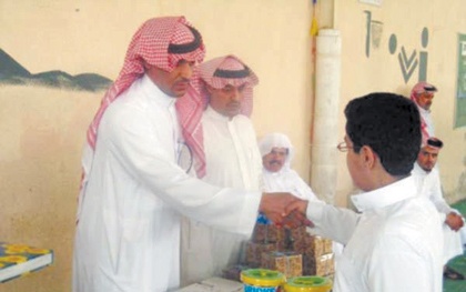 مدرسة جابر بن النعمان تحصد درع التميز في النشاط والتوعية الإسلامية