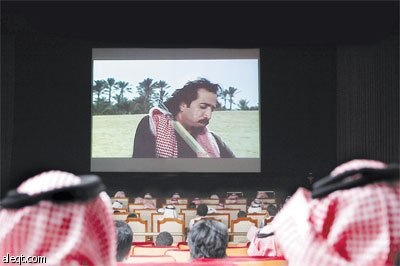 أكثر من 5 آلاف قارئ يتبارون في تأييد دور السينما ورفضها