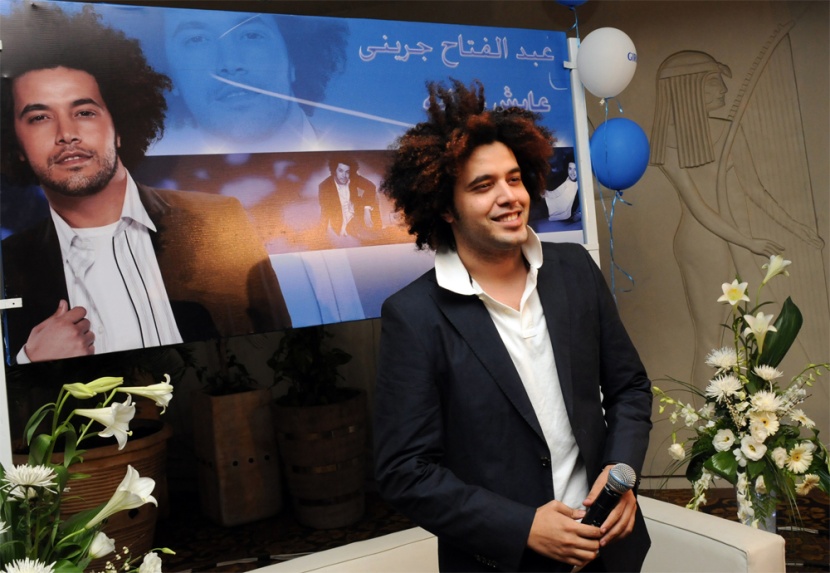 إطلاق "عايش حياتي" الألبوم الثاني للمطرب المغربي عبد الفتاح جريني