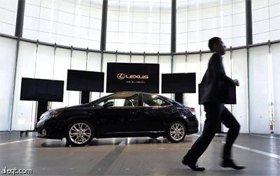 شركة تويوتا موتور تعرض نموذج للسيارة لكزس HS250h (الهجين) في طوكيو.