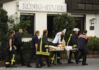 حادث مروري أليم في مدينة مندن غرب ألمانيا أسفر عن مقتل شخصين وإصابة عدة أشخاص.