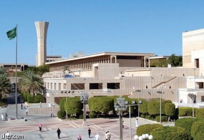 «البترول والمعادن» تقبل 3500 طالب .. والسلطان يهنئهم عبر مقطع فيديو بثته الجامعة على موقعها الإلكتروني