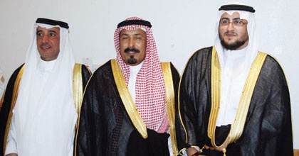القشعمي والسويكت يحتفلون بـ «عبد الرزاق»