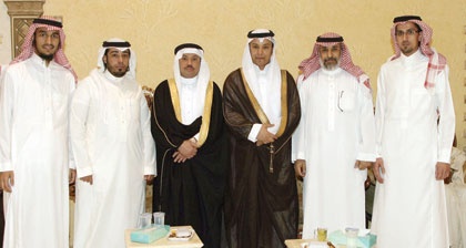 أسرتا الحناكي والجويعي تحتفلان بـ «خالد»