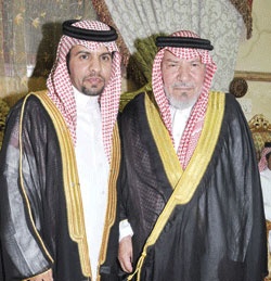 أسرتا الشحيتان والعنزي تحتفلان بـ «بندر»