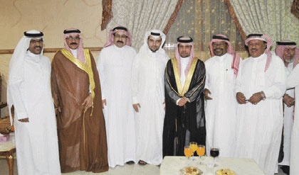 أسرتا الشحيتان والعنزي تحتفلان بـ «بندر»