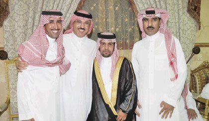 أسرتا الشحيتان والعنزي تحتفلان بـ «بندر»