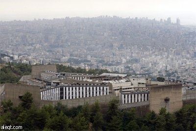 منظر عام لسجن رمية المركزي في شمال شرق بيروت والذي يعتبر أكبر سجن في لبنان.