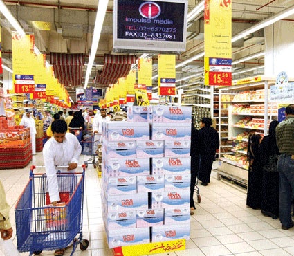 مطالب بتوفير أعداد كافية من موظفي الكاشير في الأسواق التجارية