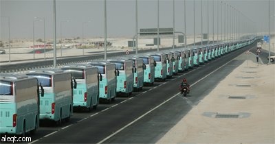 حققت شركة "مواصلات" القطرية انجازا جديدا بتحطيم الرقم القياسي العالمي في أكبر أسطول حافلات نقل (325 حافلة) وسجل في موسوعة جينيس 