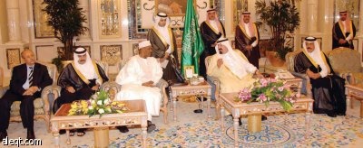 خادم الحرمين يستقبل عمداء المجموعات الدبلوماسية المعتمدة لدى المملكة