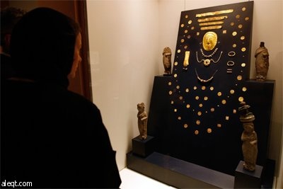 كنوز ومعادن نفيسة أثرية من قرية ثاج تعرض في المتحف الوطني في الرياض.