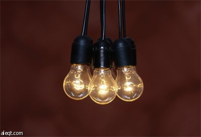 متحدث باسم رئاسة الاتحاد الأوروبي في ميونيخ يصرح بأن المصابيح الضوئية التقليدية سيتم تطويرها باستعمال مادة الهالوجين الأكثر كفاء