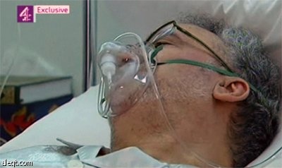 لقطات بثت على التلفاز الليبي لعبد الباسط علي محمد المقرحي على سرير في مستشفى في طرابلس مصابا بسرطان البروستات.